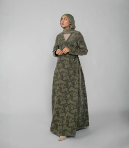 Mastering the Abaya: A Step-by-Step Guide